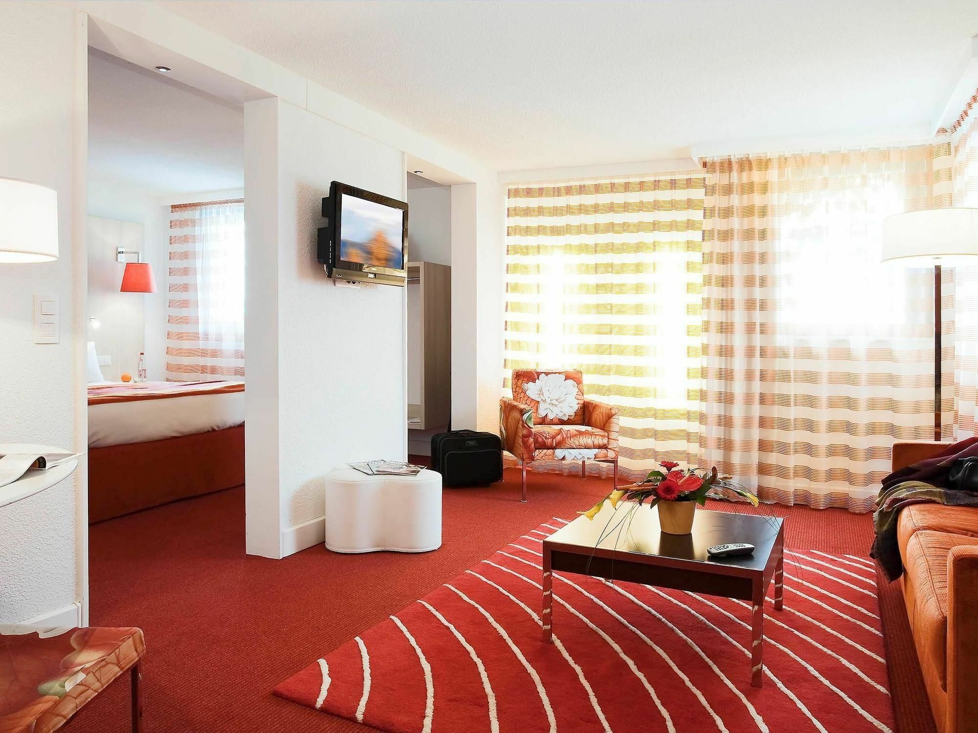 Mercure Pau Palais Des Sports מראה חיצוני תמונה